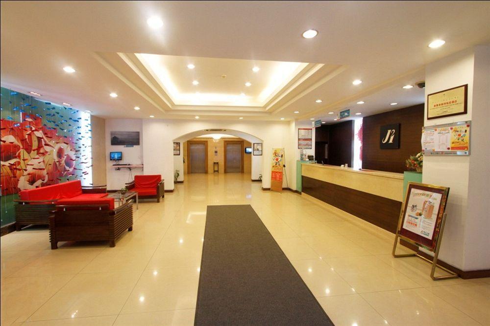 Jinjiang Inn - Shanghai Zhenbei Road Exterior photo